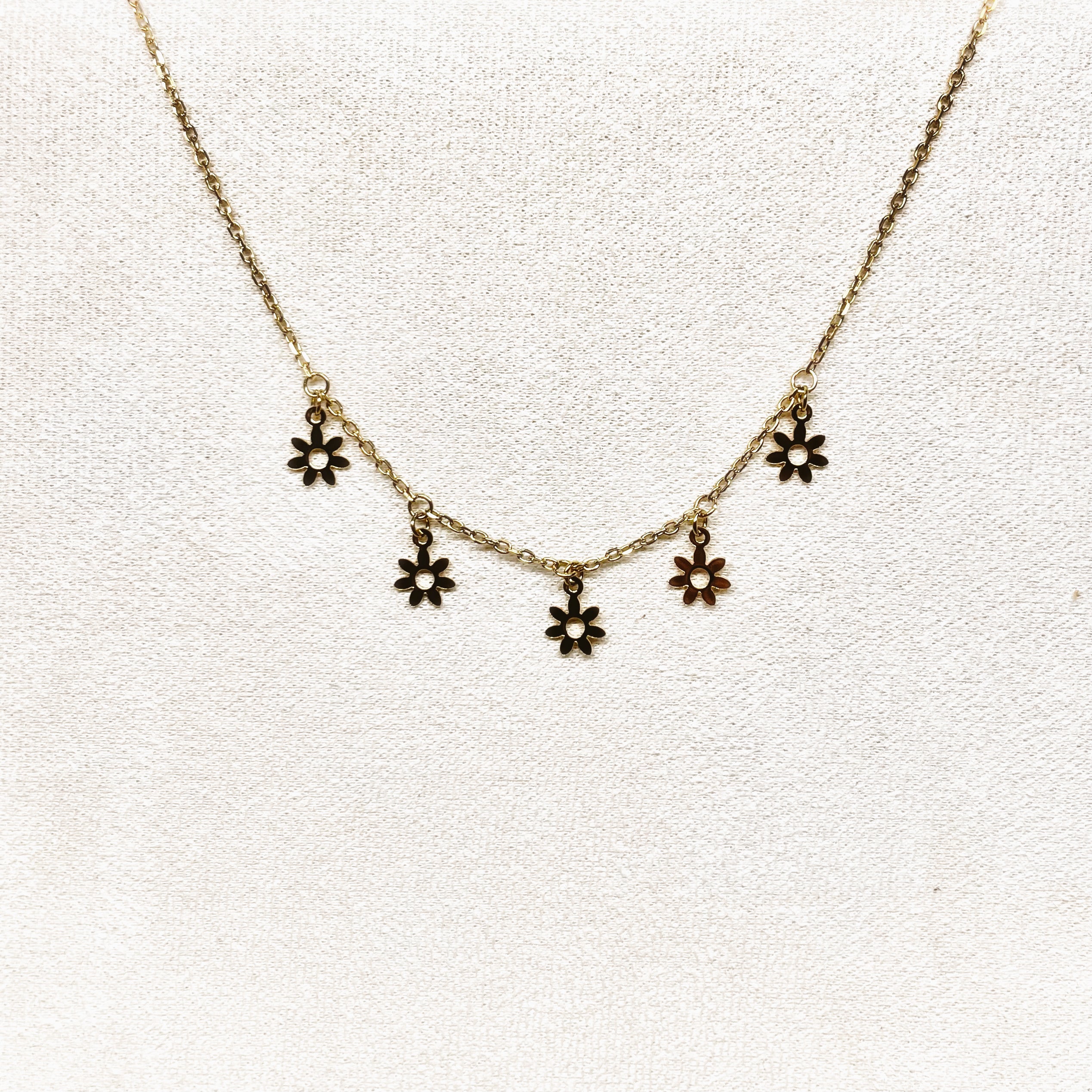 Daisy Charm Necklace