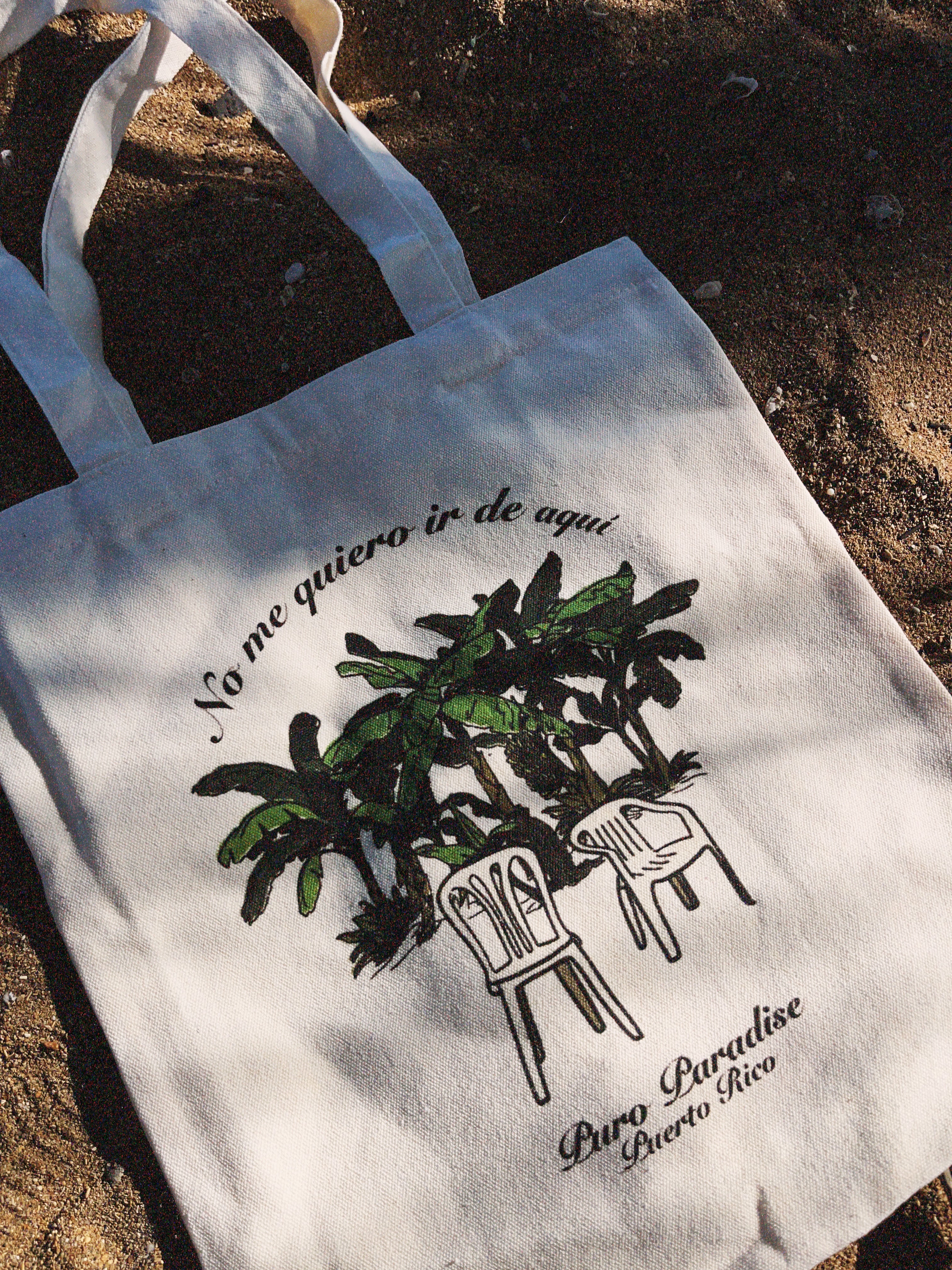 No Me Quiero Ir De Aquí Tote Bag