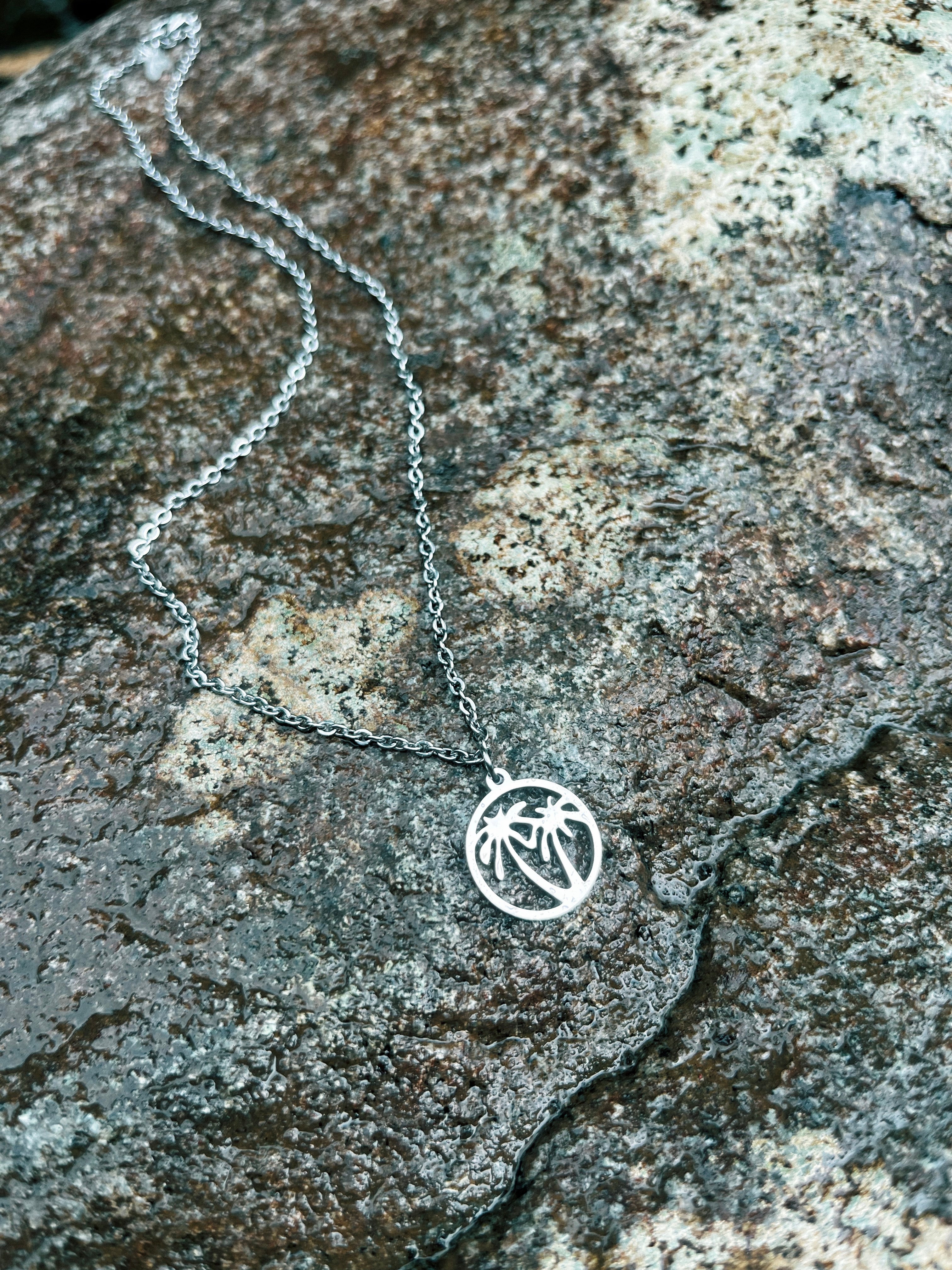 Two Palms Necklace