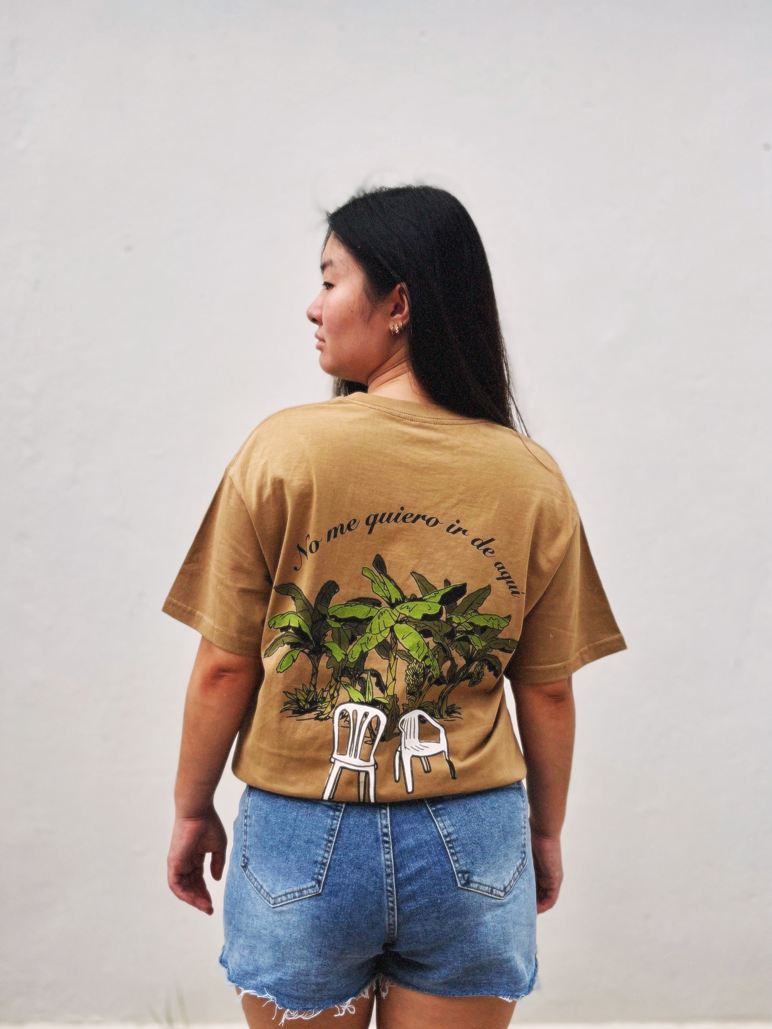 No Me Quiero Ir De Aquí Tee