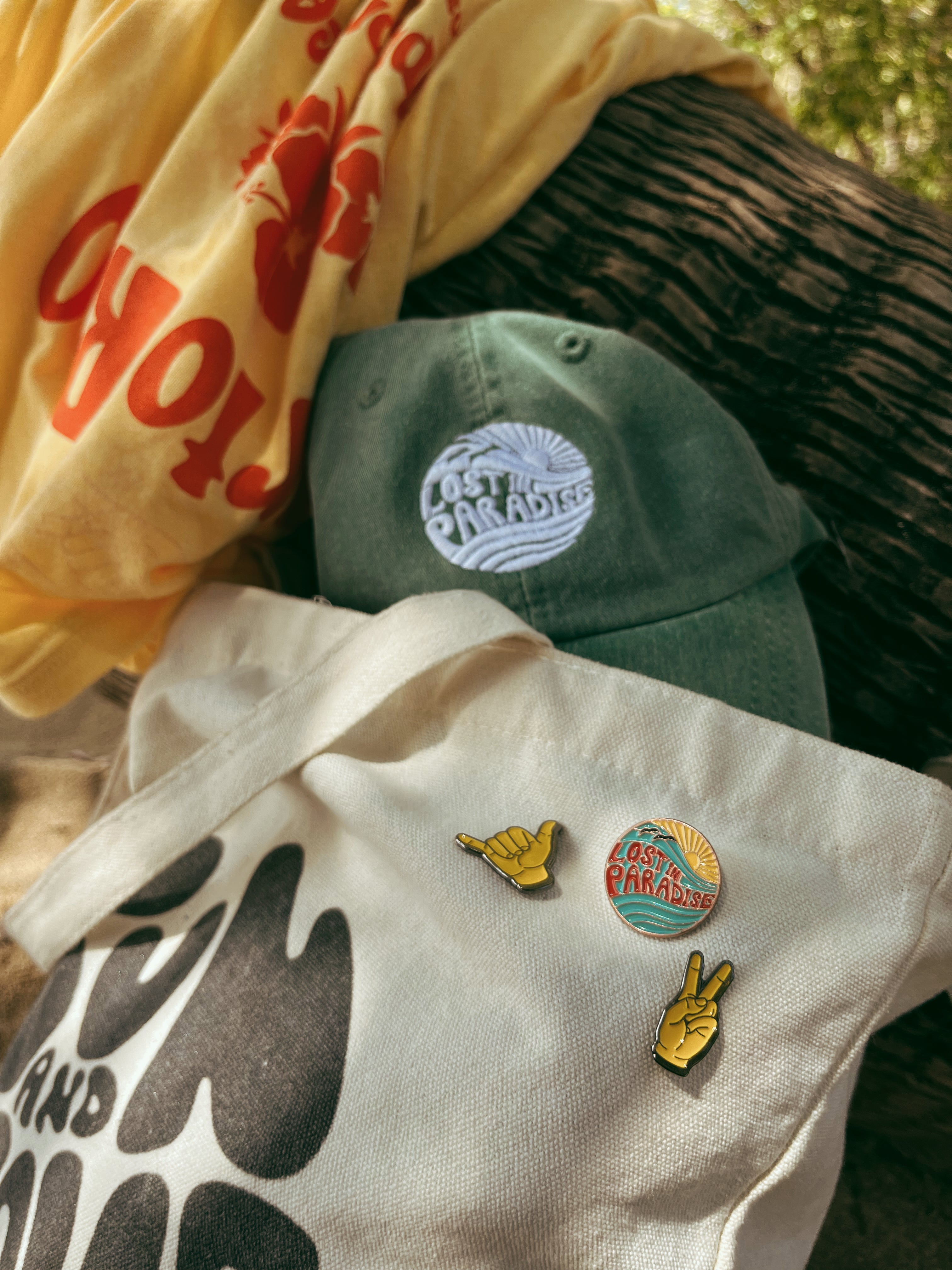 Peace, peace hand, hand, pin, lapel pin, metal pin, Puro paradise, Puerto Rico